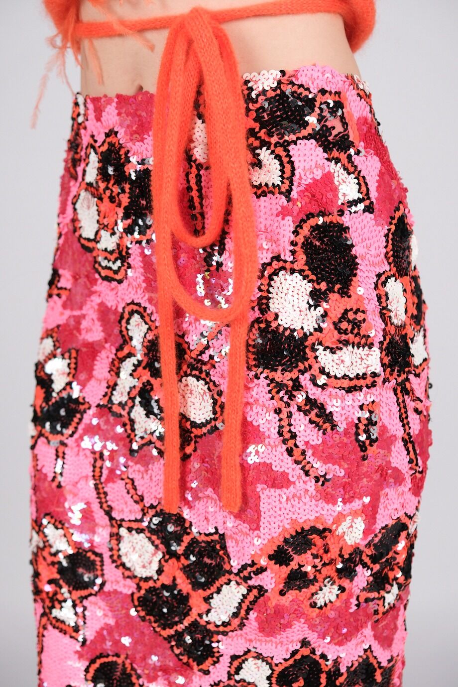 image 7 Юбка красно-розового расцветки из пайеток