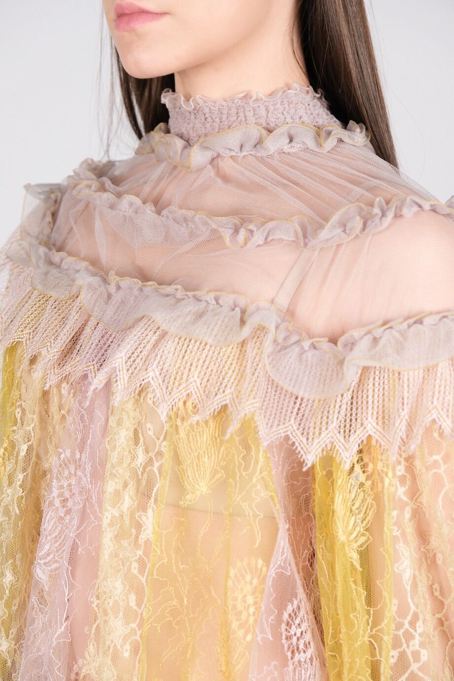 image 5 Комбинированная блуза из кружева с рюшами