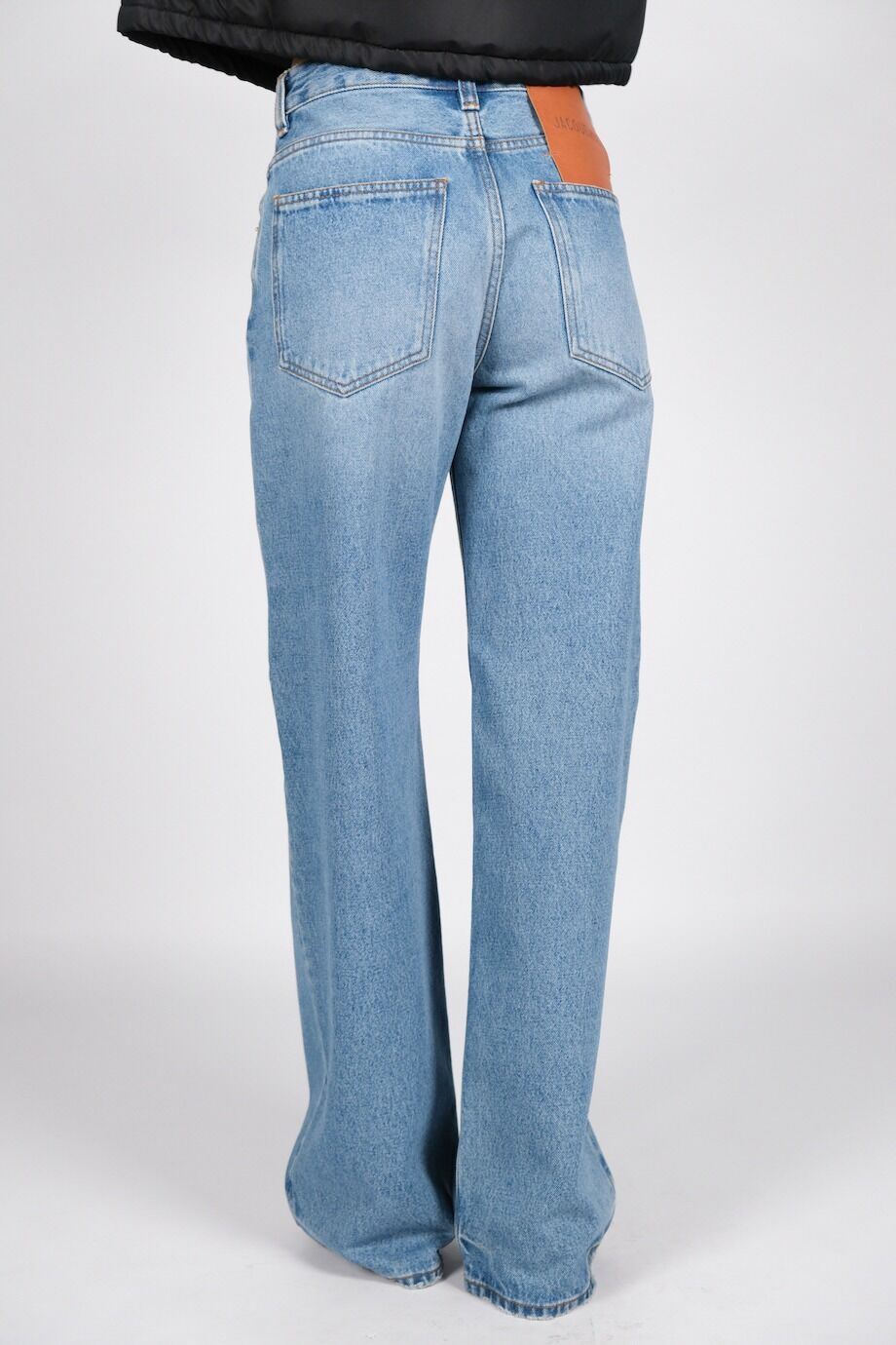image 4 Джинсы прямого кроя голубого цвета