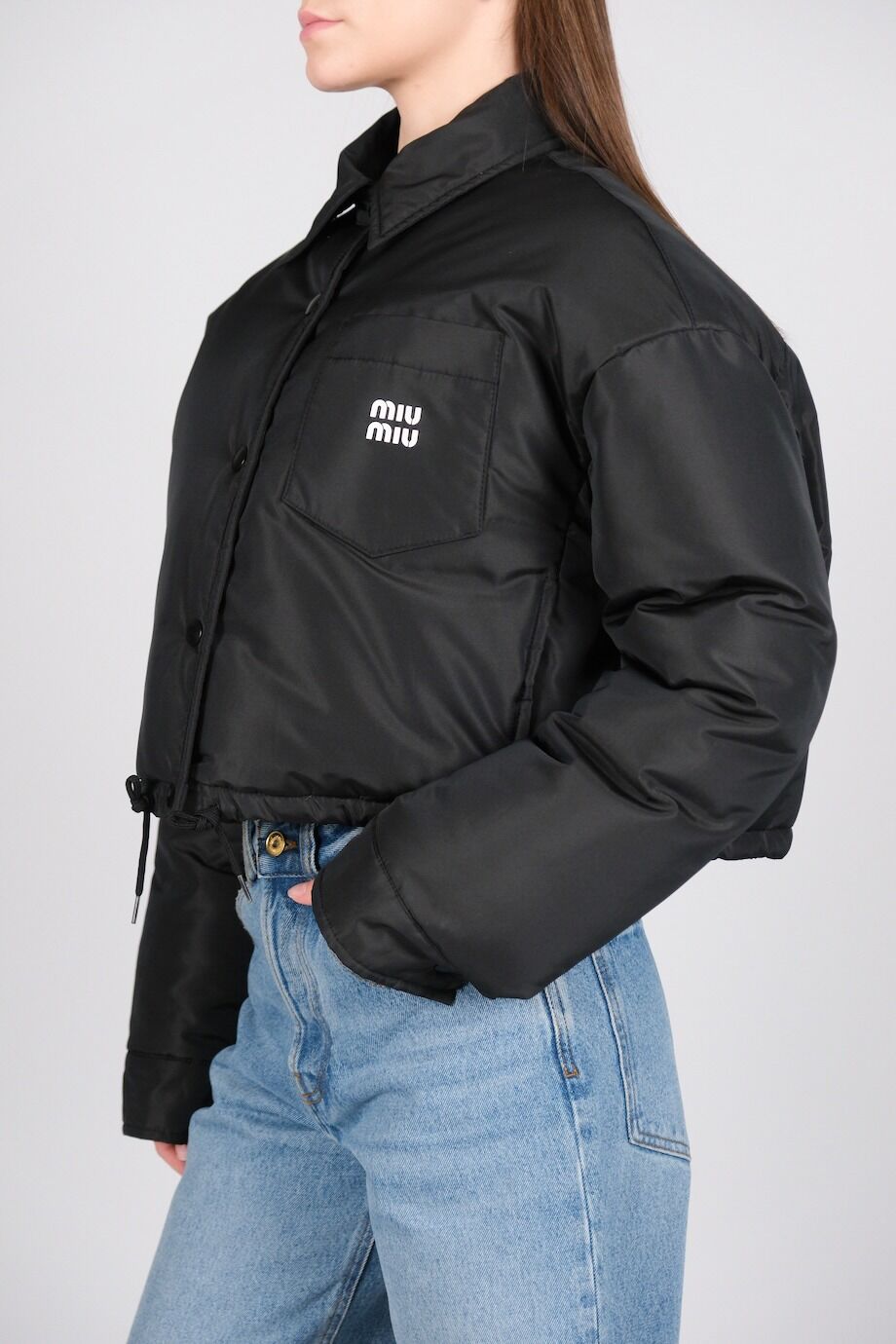 image 2 Укороченная куртка черного цвета