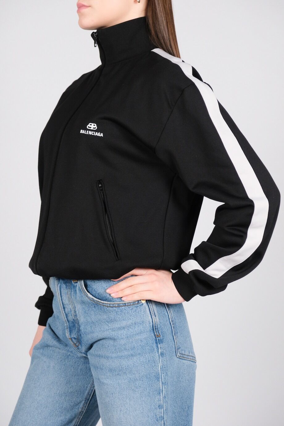 image 2 Олимпийка черного цвета с белыми лампасами