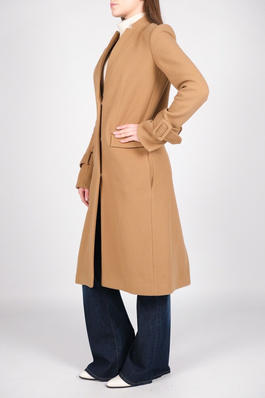 image 2 Пальто бежевого цвета на кнопках