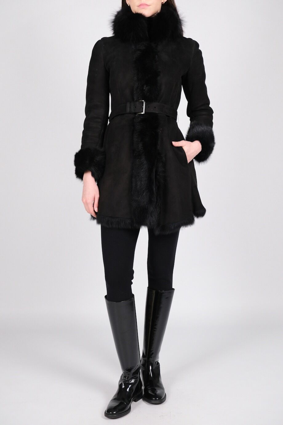 image 1 Дубленка черного цвета