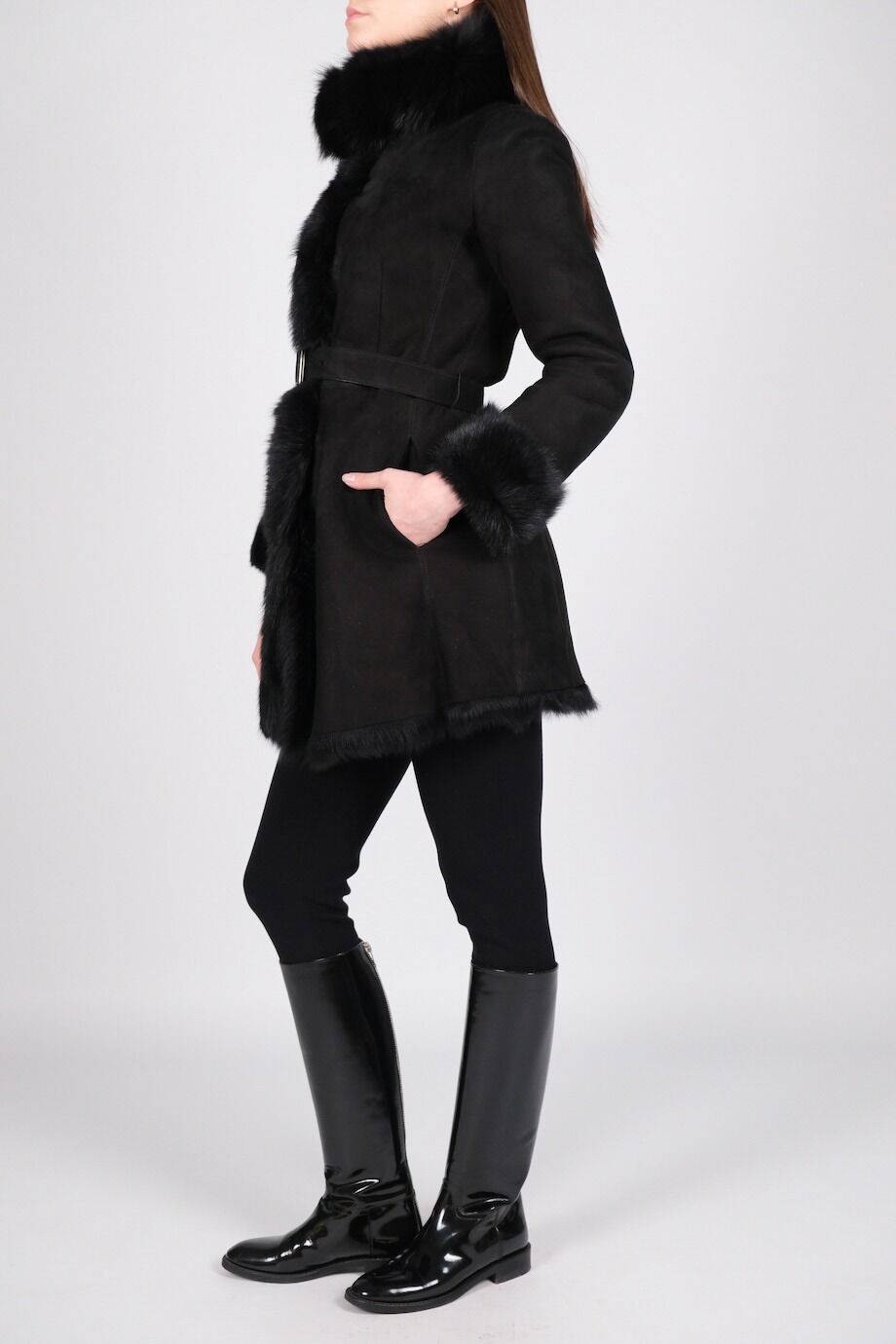 image 2 Дубленка черного цвета