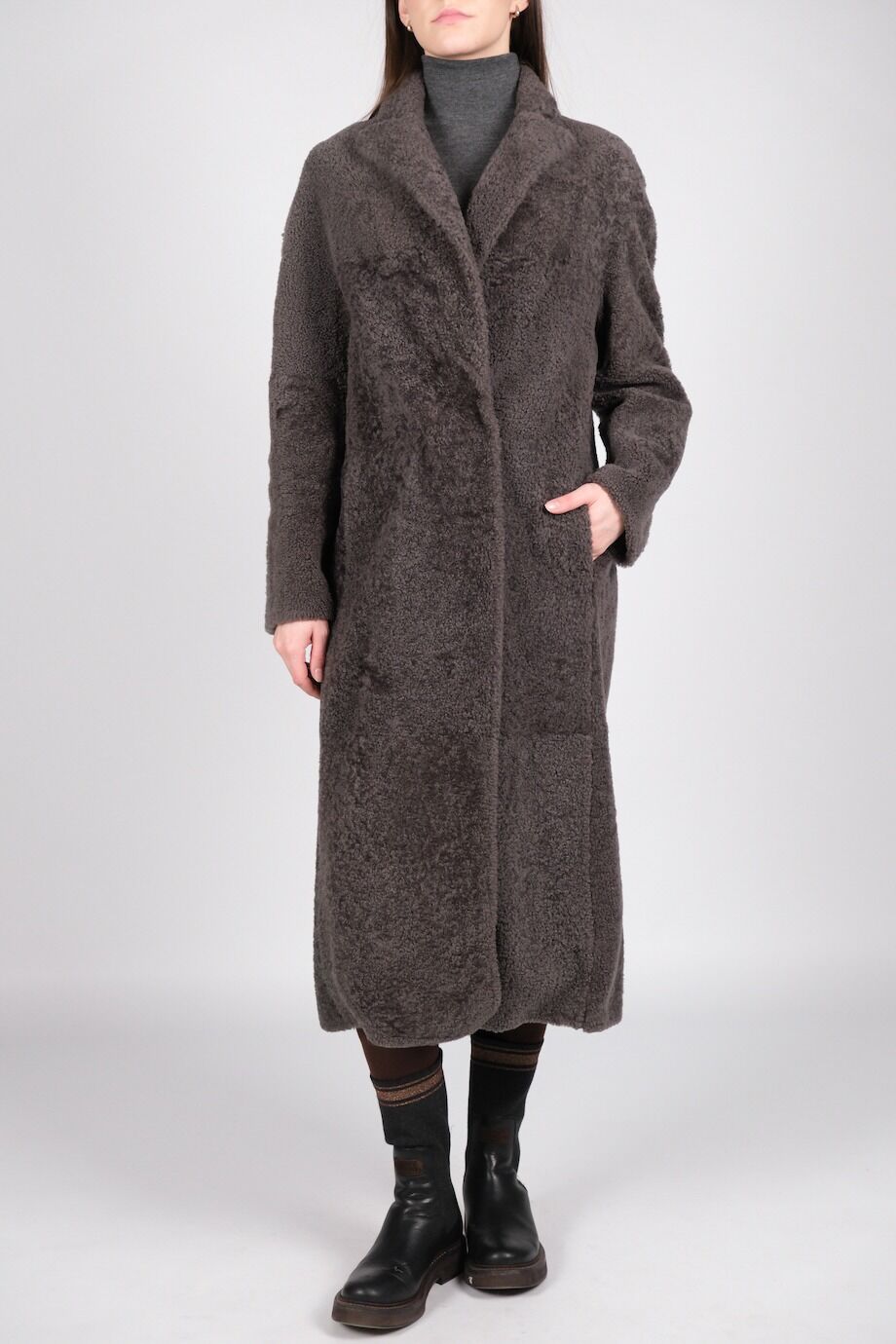 image 1 Дубленка серо-коричневого цвета