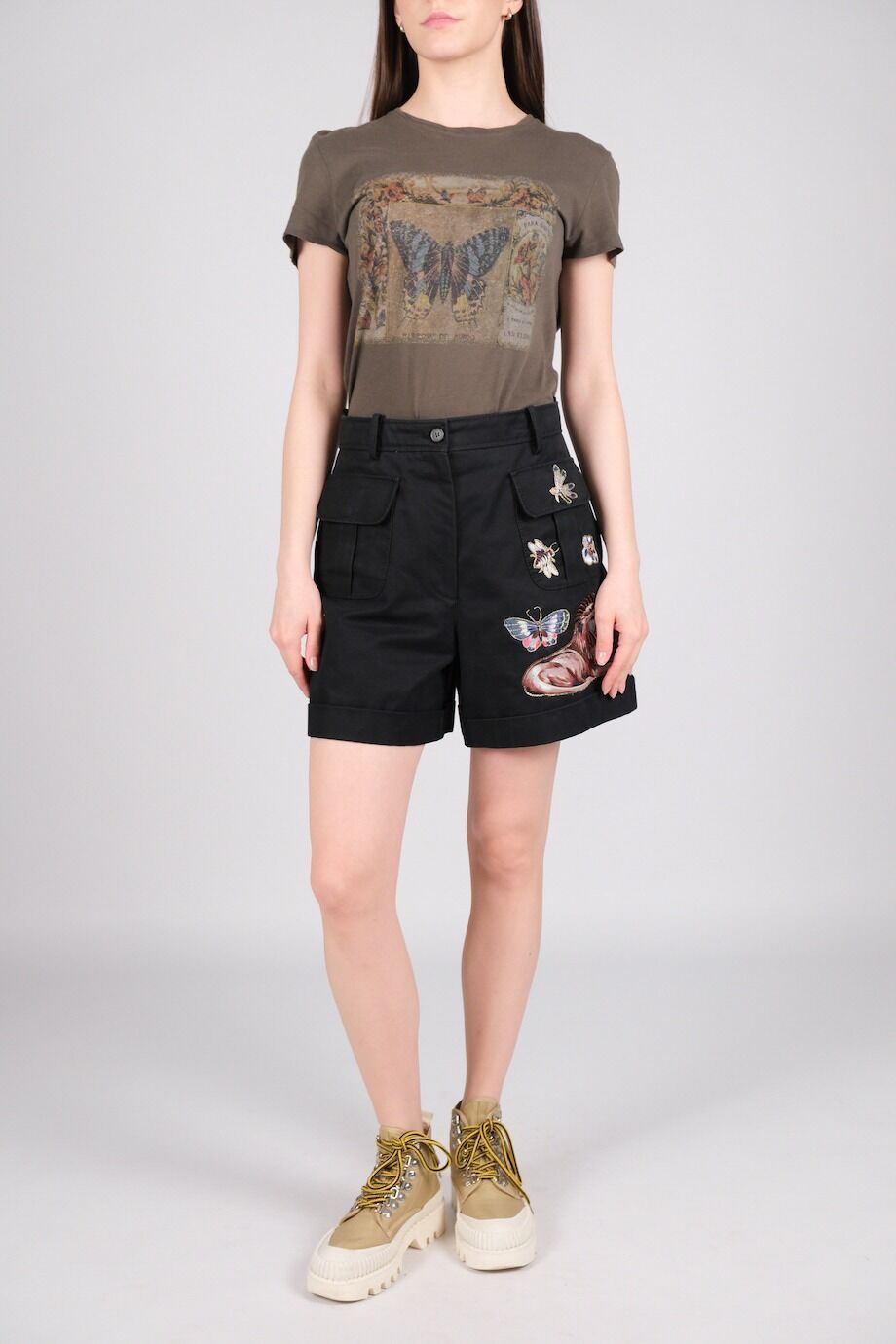 image 1 Шорты черного цвета с вышивкой и накладными карманами
