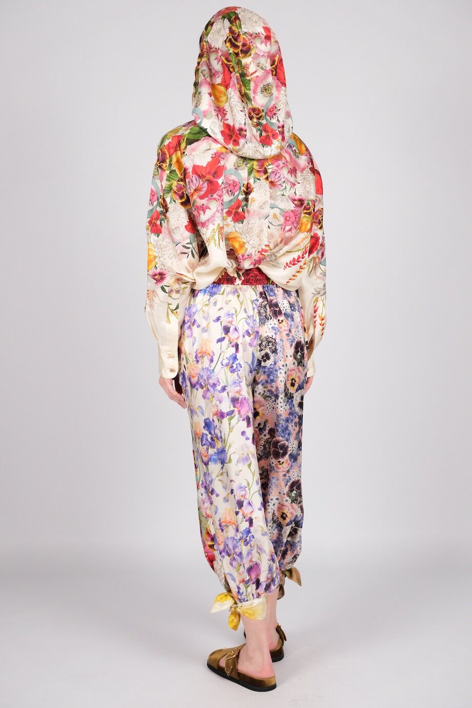 image 3 Шёлковый брючный костюм с цветочным принтом