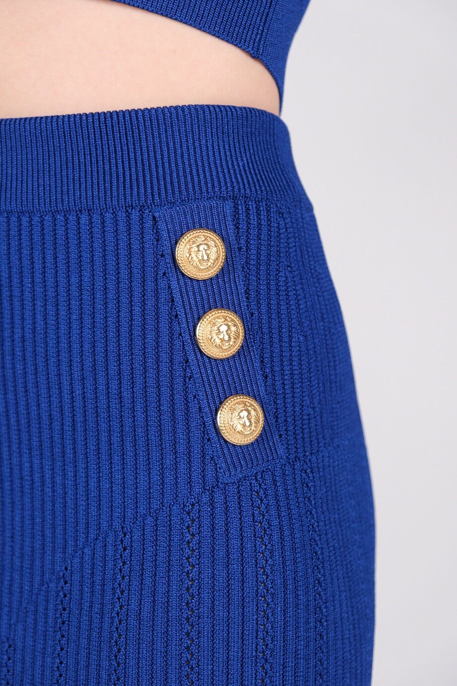 image 8 Костюм ярко-синего цвета с юбкой