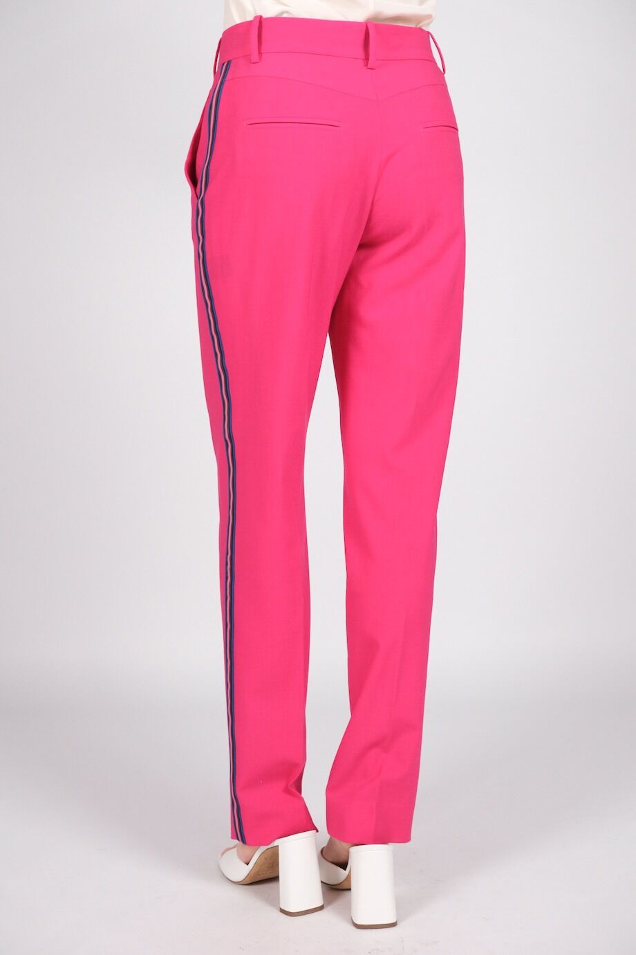 image 7 Брючный костюм розового цвета с лампасами
