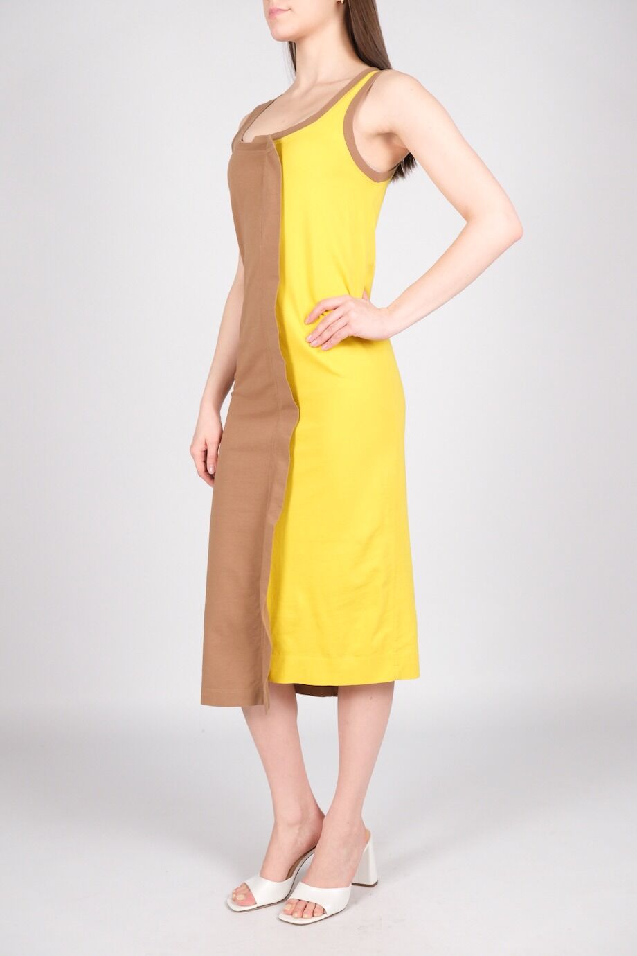 image 2 Платье жёлто-коричневого цвета