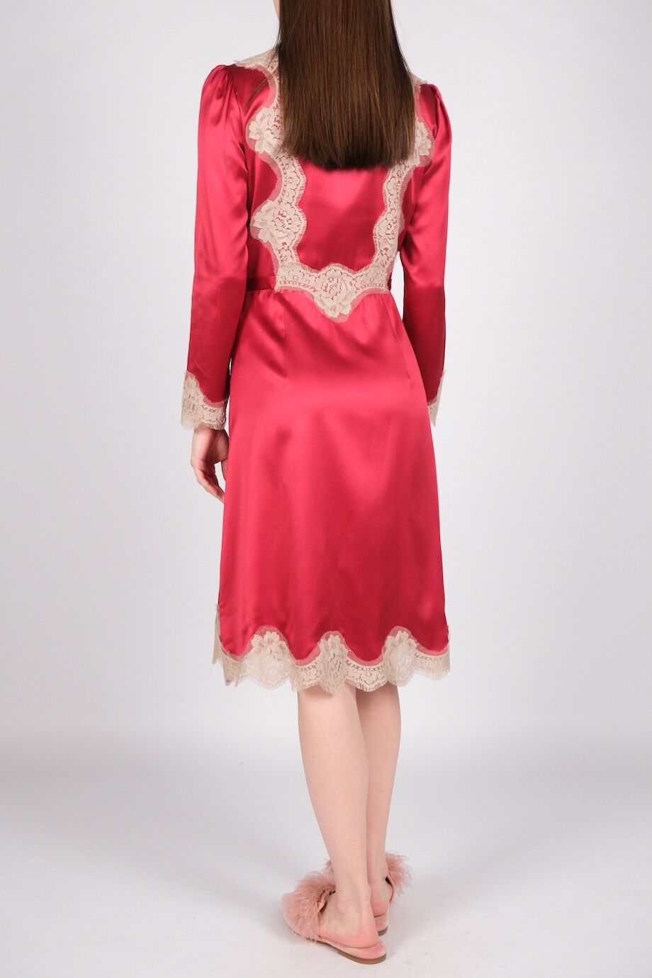 image 3 Атласный халат красного цвета с кружевом