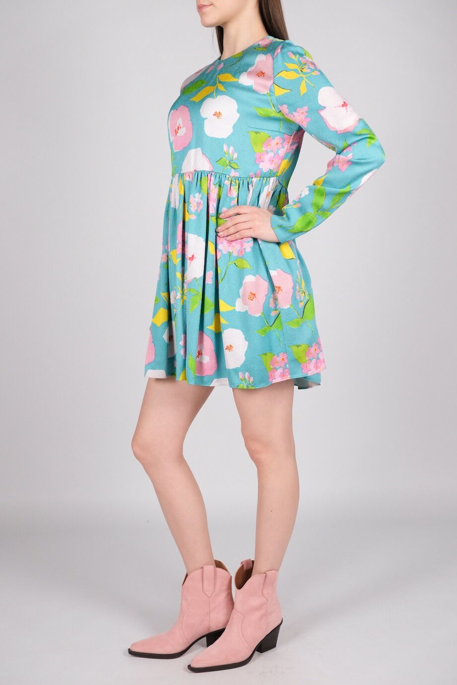 image 2 Платье голубого цвета с цветочным принтом