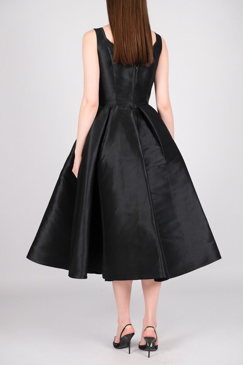 image 4 Платье черного цвета с декором на декольте