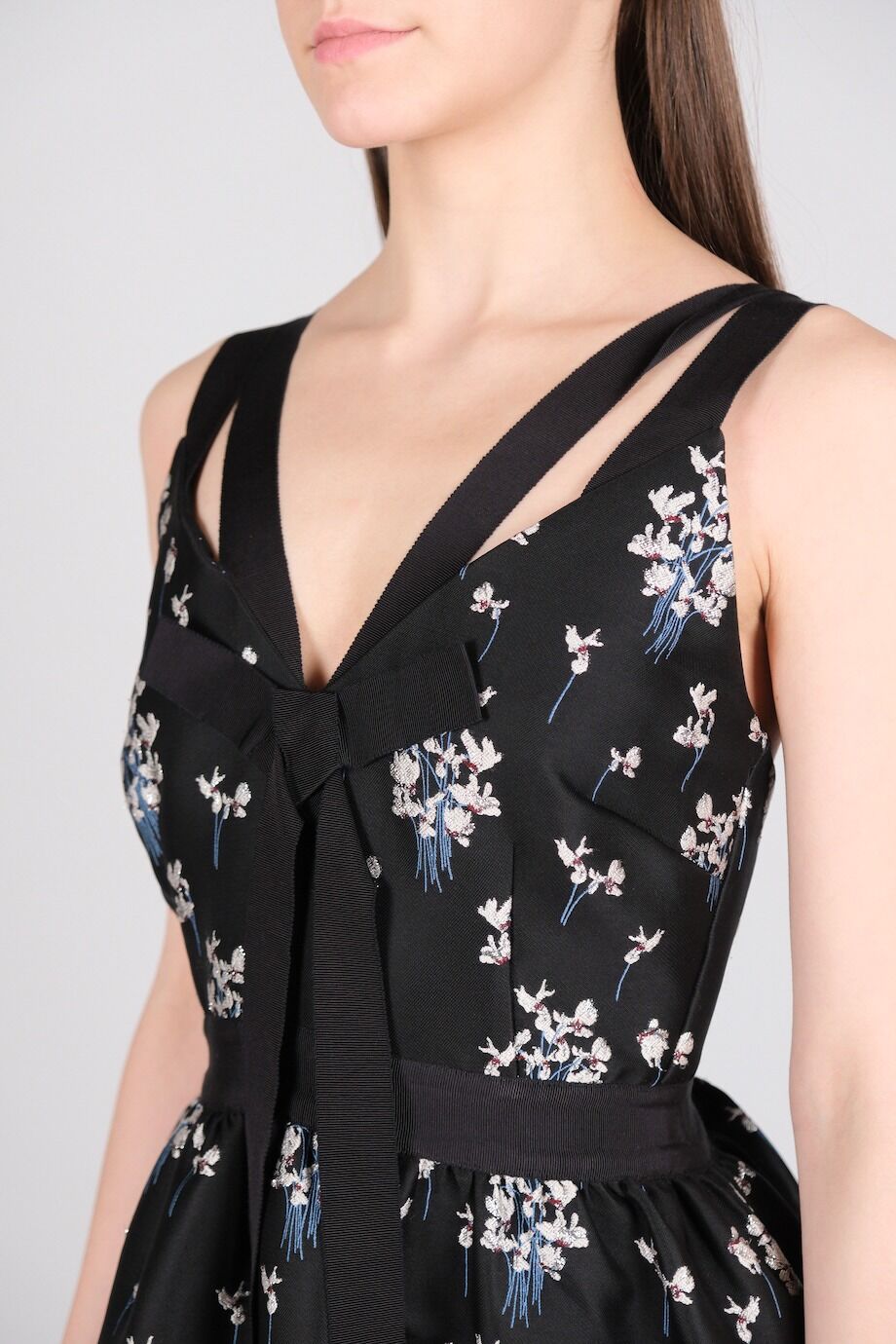 image 3 Платье из жаккарда черного цвета в серебристые цветочки