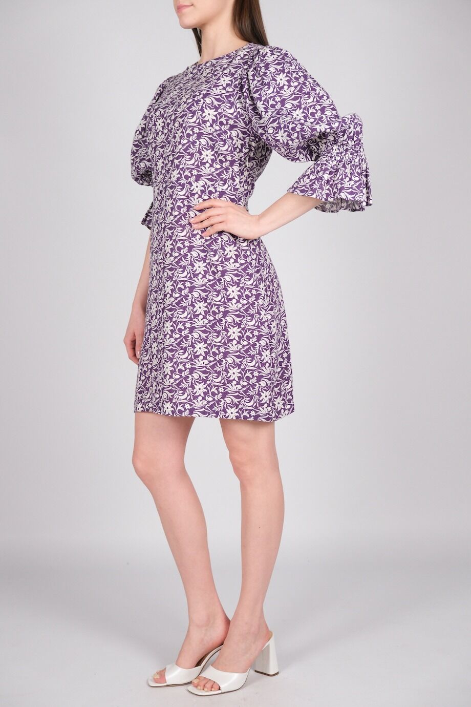 image 2 Платье фиолетового цвета с цветочным принтом
