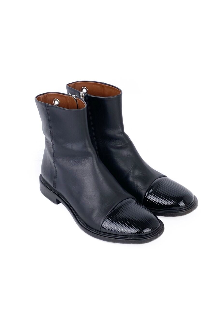 image 1 Ботинки черного цвета с лаковыми носиками