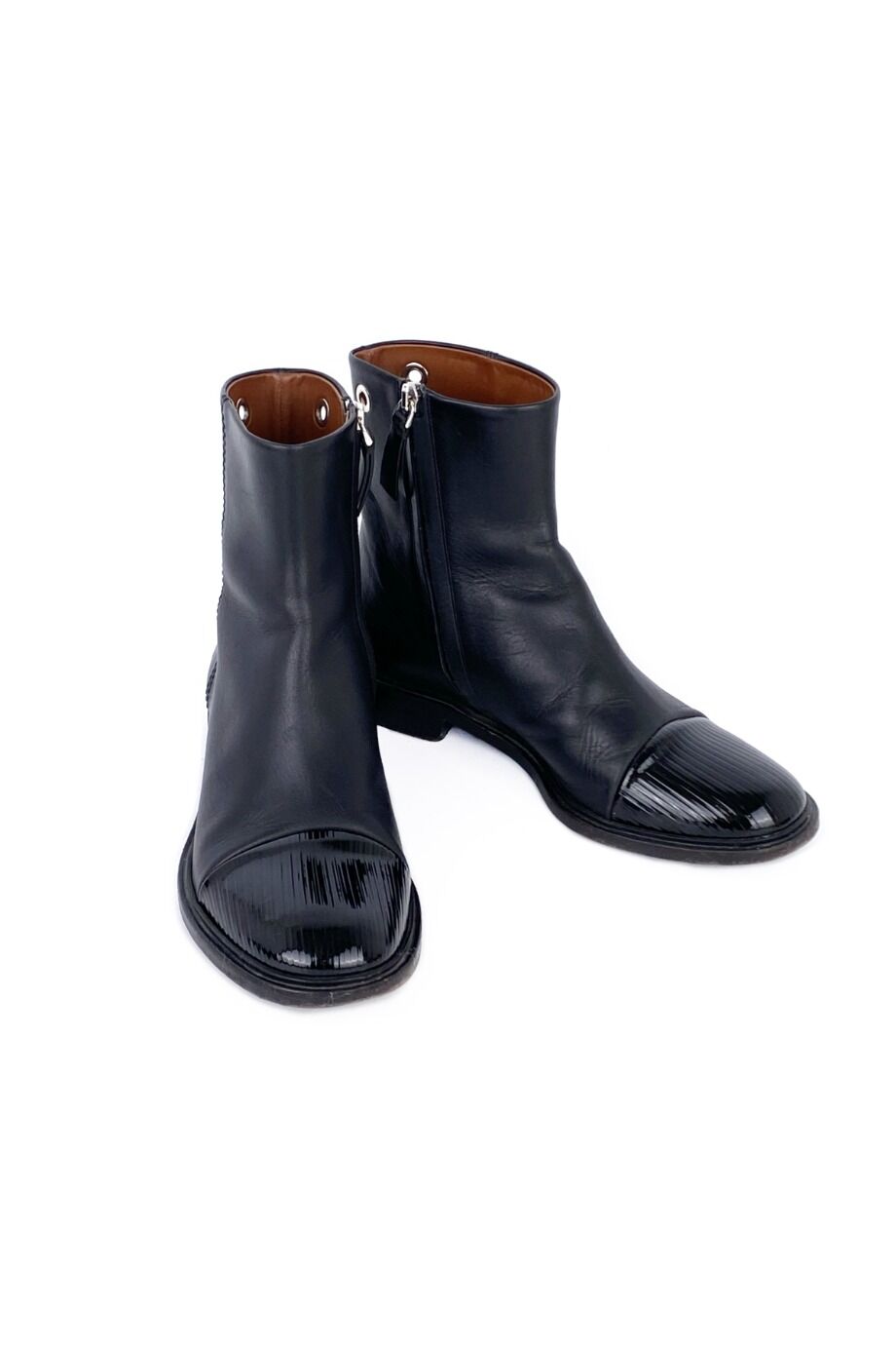 image 2 Ботинки черного цвета с лаковыми носиками