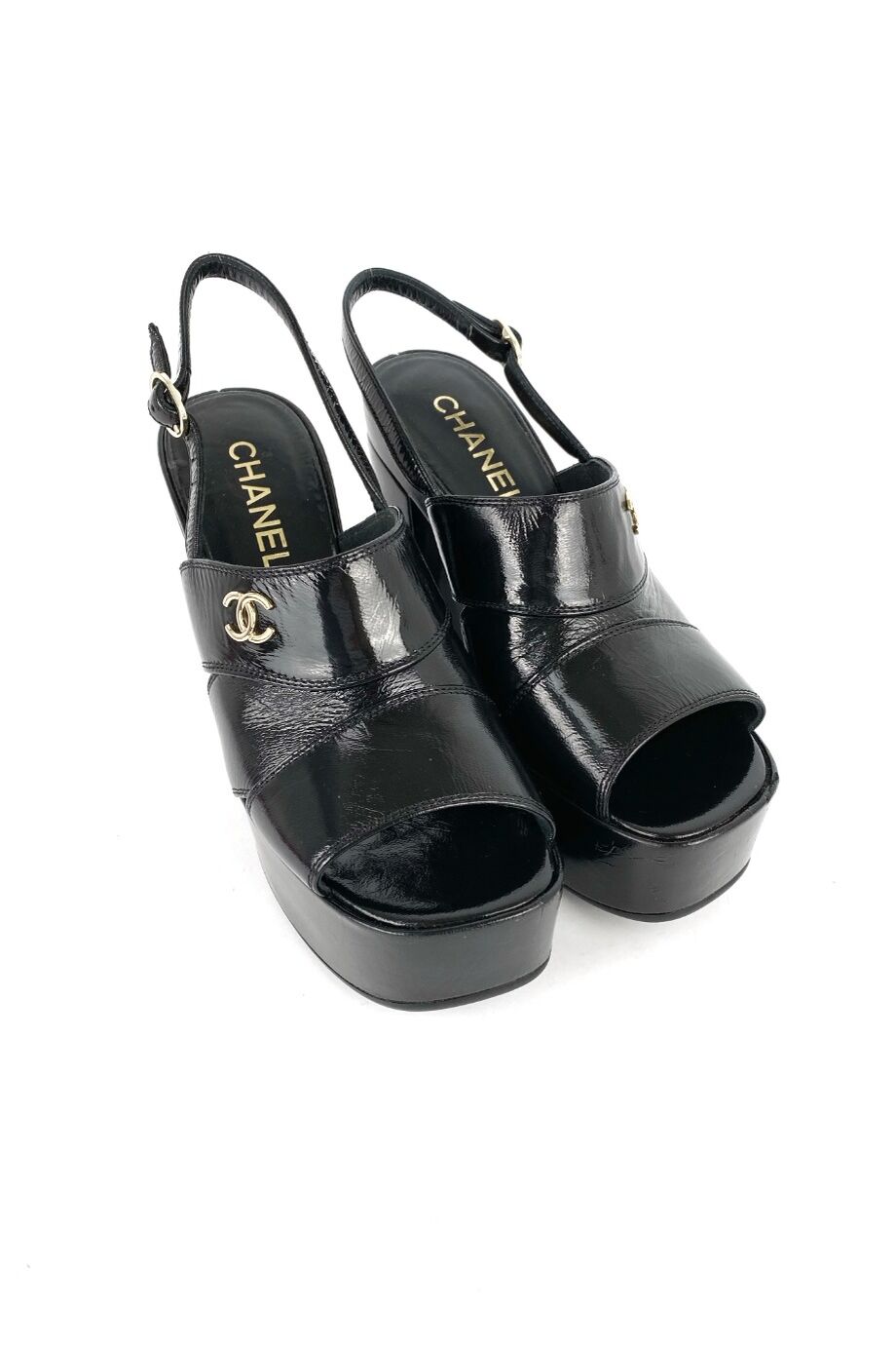 image 1 Босоножки лаковые черного цвета на платформе