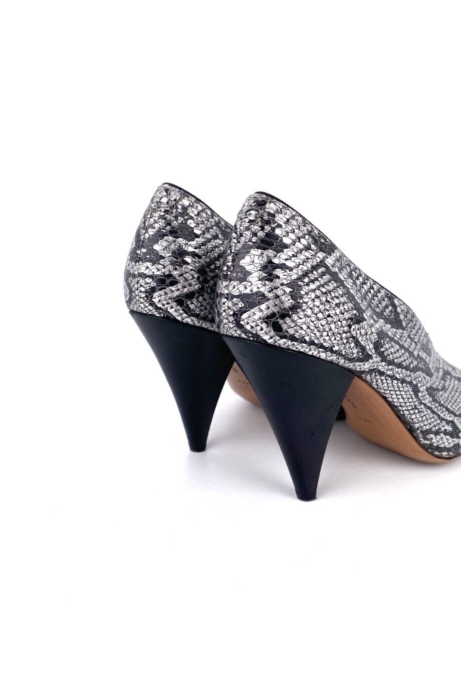 image 4 Туфли с тиснением под рептилию серебристого цвета