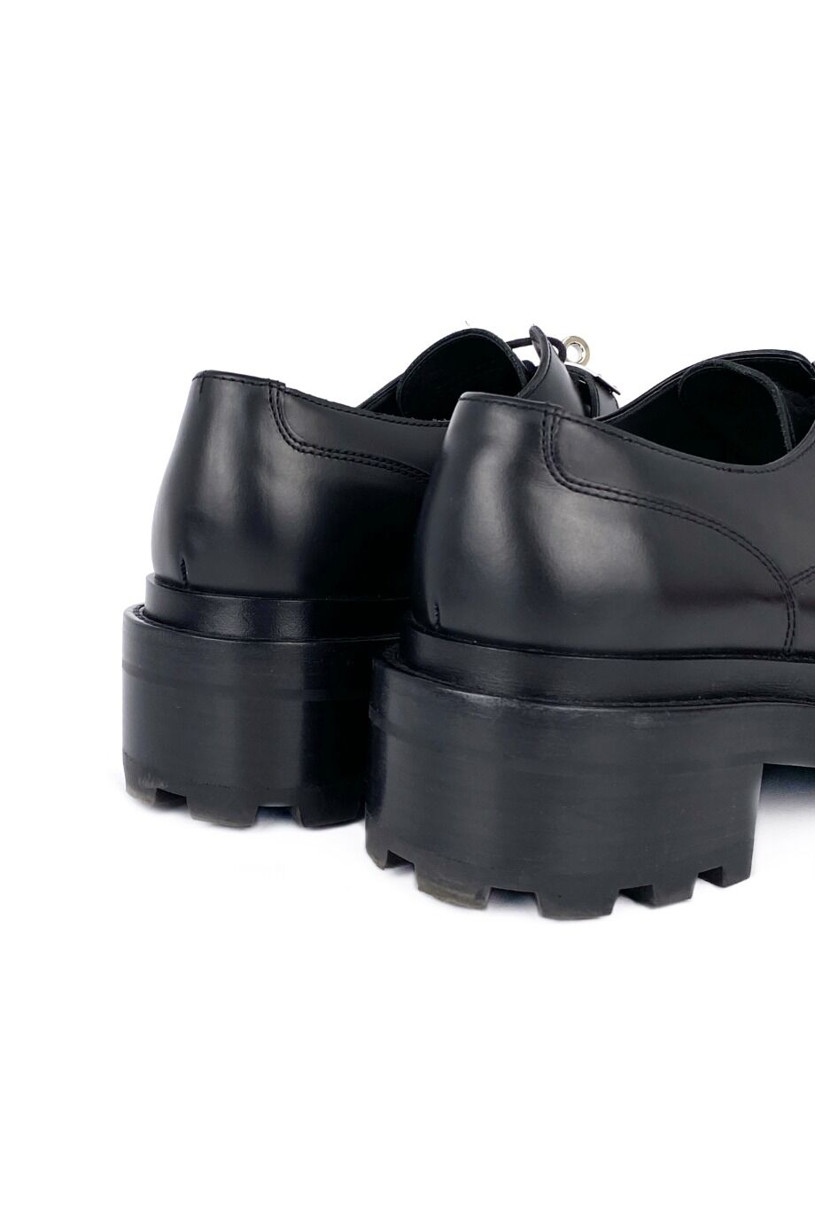 image 4 Ботинки черного цвета с металлическим декором