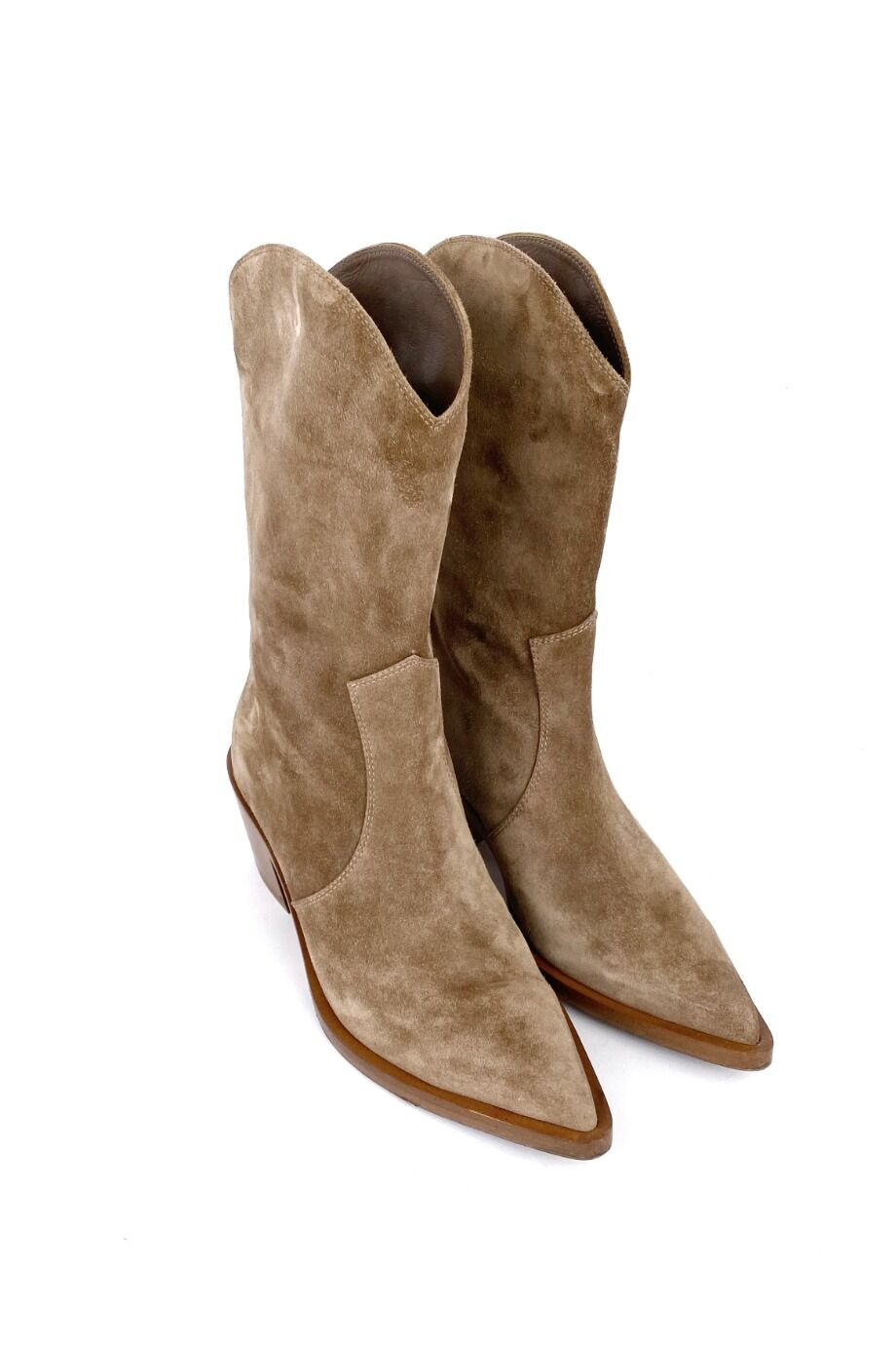 image 1 Замшевые высокие казаки песочного цвета