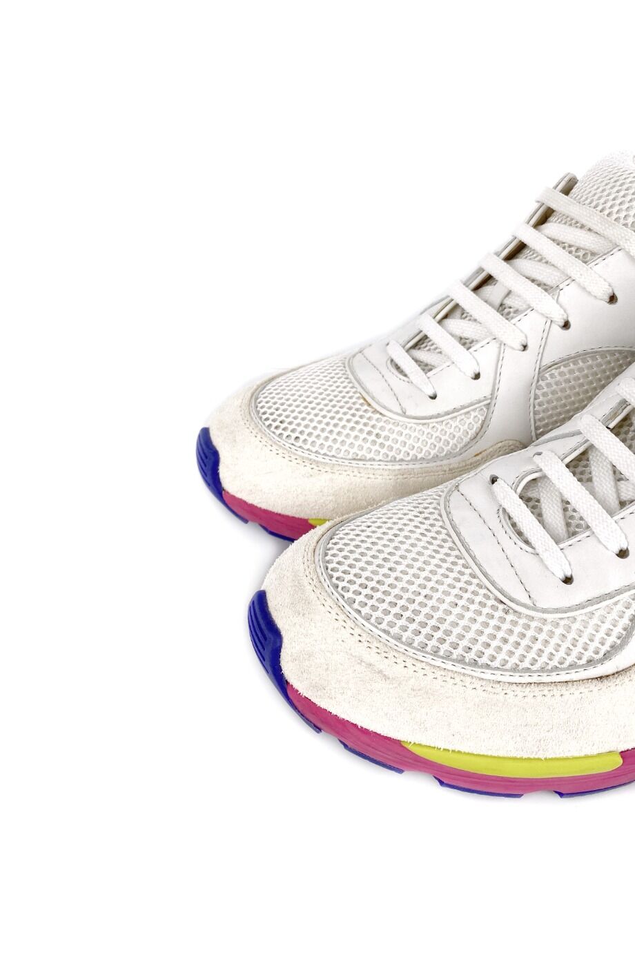 image 3 Кроссовки белого цвета с разноцветной подошвой