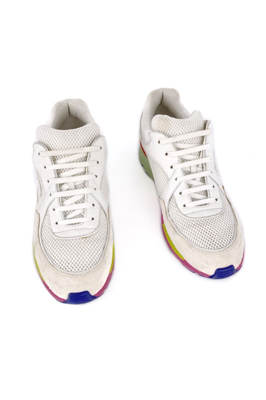 image 2 Кроссовки белого цвета с разноцветной подошвой