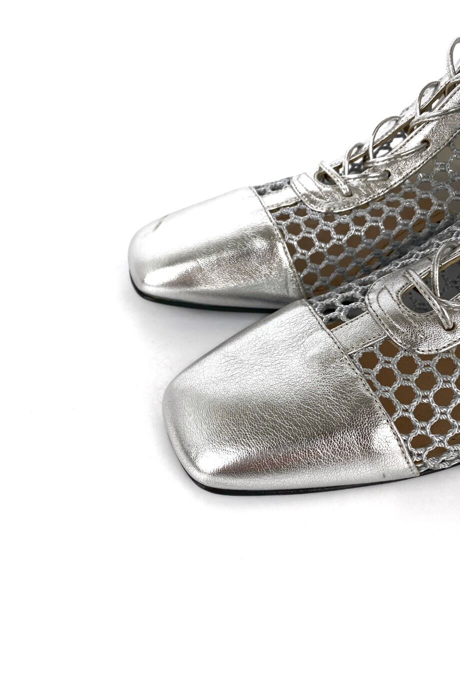image 3 Ботильоны серебристого цвета в сеточку на шнуровке