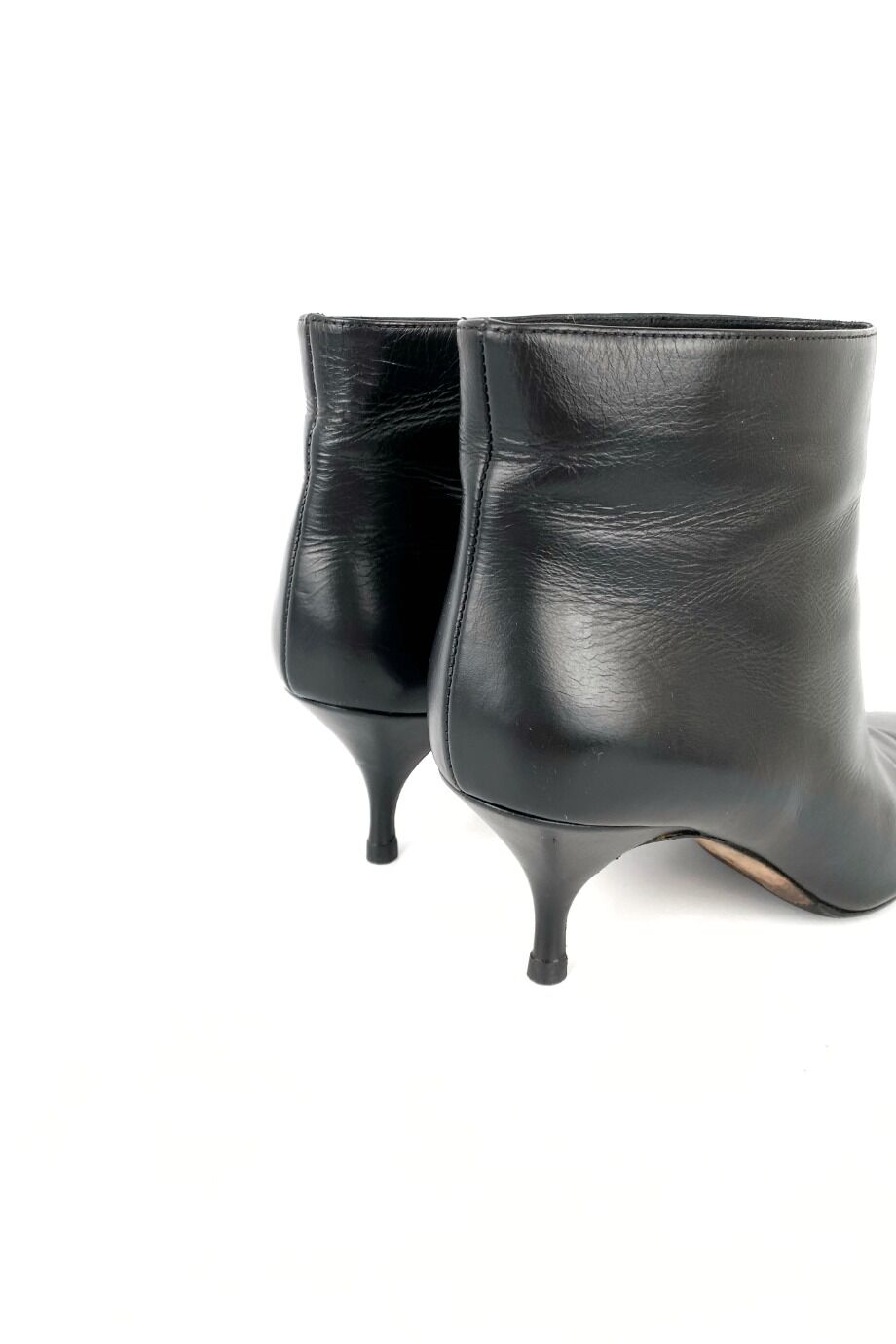 image 4 Ботильоны с острым носом черного цвета