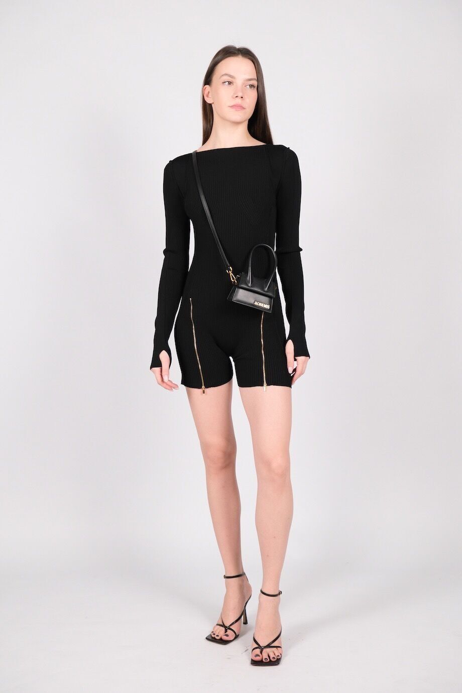 image 1 Комбинезон черного цвета в рубчик с вырезом на спине
