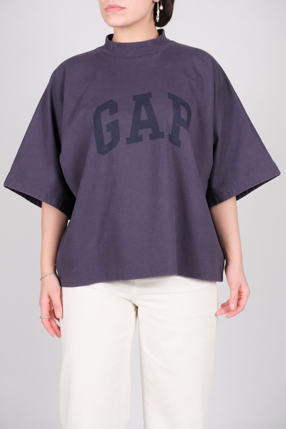 image 4 Футболка черничного цвета с принтом на спине