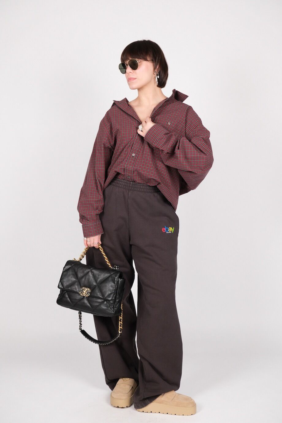 image 1 Спортивные брюки темно-серого цвета с вышивкой