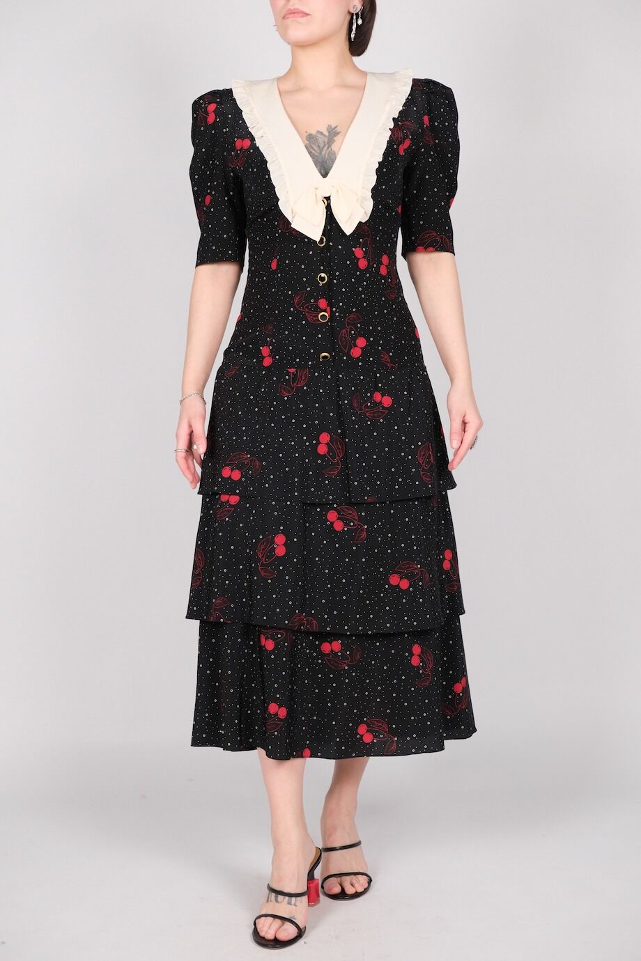image 1 Шёлковое платье чёрного цвета с вишнями