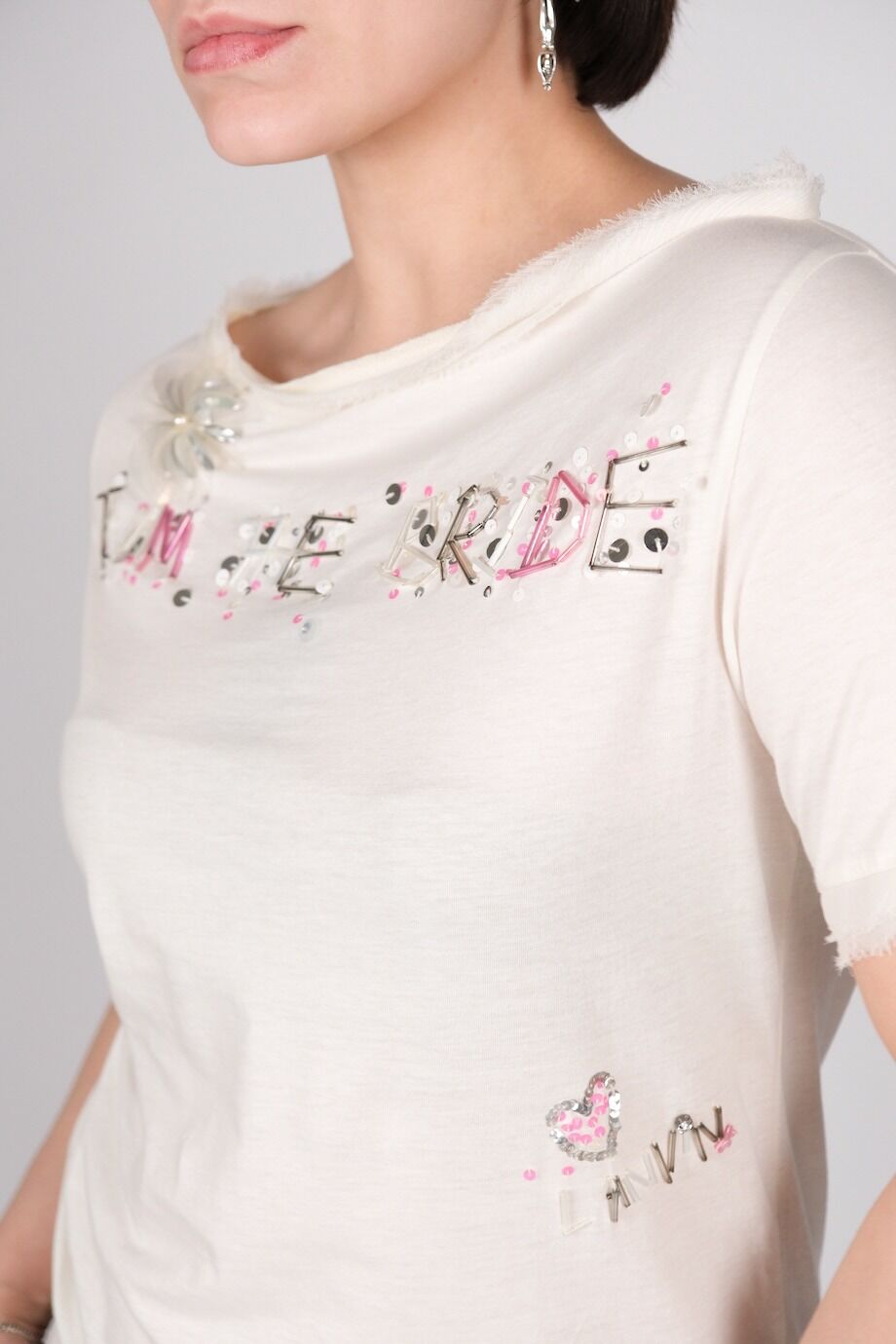 image 4 Платье-футболка белого цвета с вышивкой из бисера