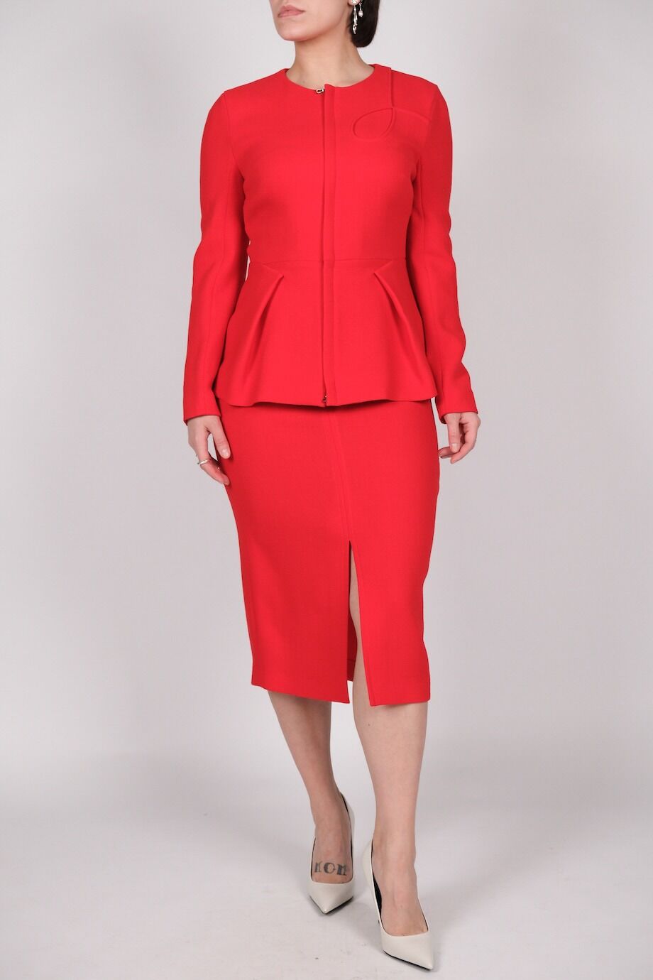 image 1 Костюм красного цвета с юбкой