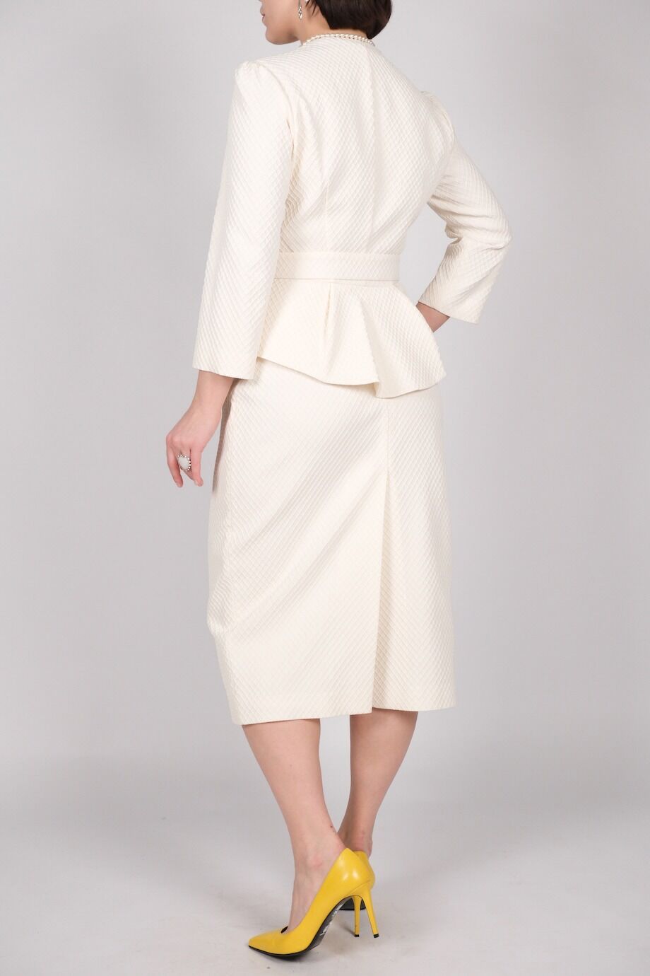 image 5 Шёлковый костюм молочного цвета с юбкой