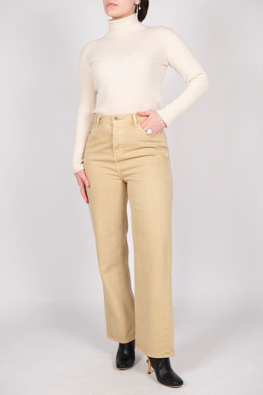 image 1 Джинсы песочного цвета на болтах