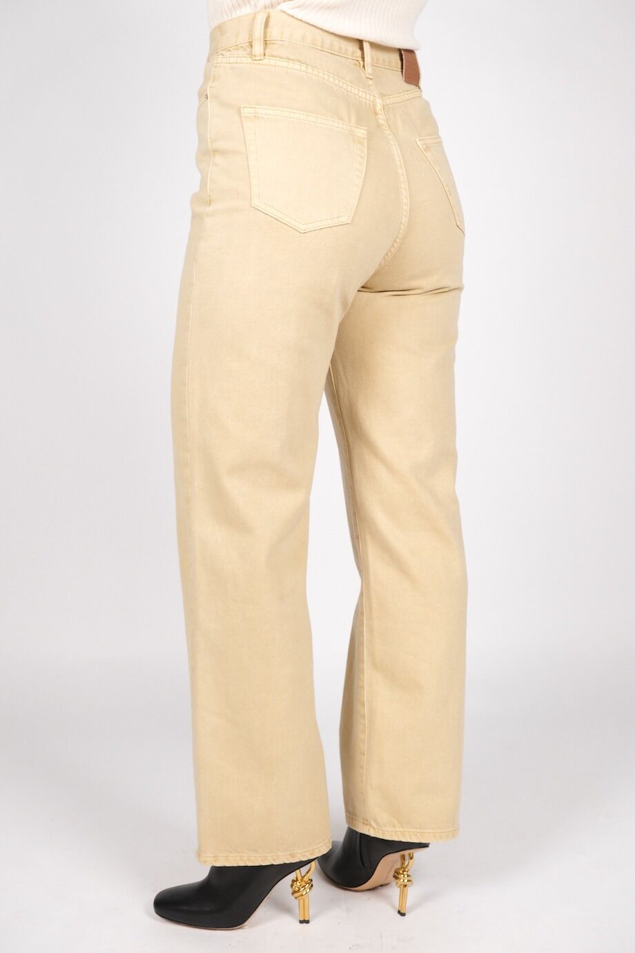 image 4 Джинсы песочного цвета на болтах