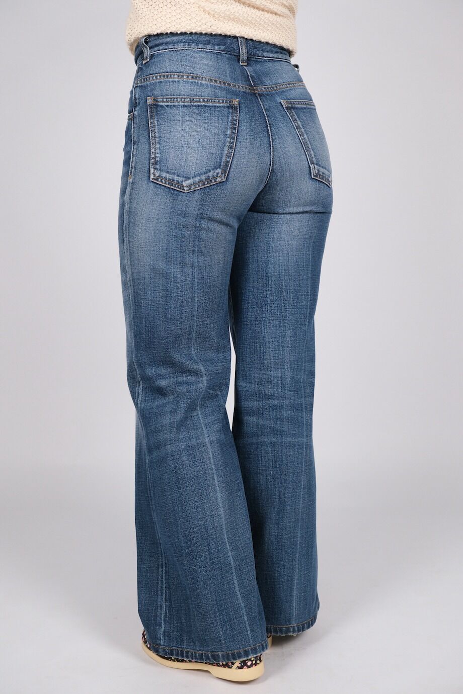 image 4 Джинсы прямого кроя синего цвета