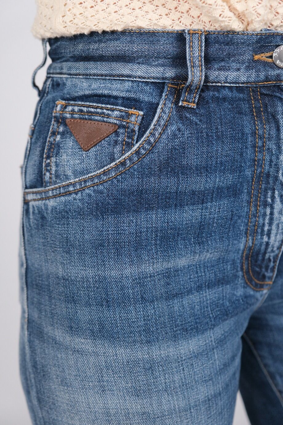 image 5 Джинсы прямого кроя синего цвета