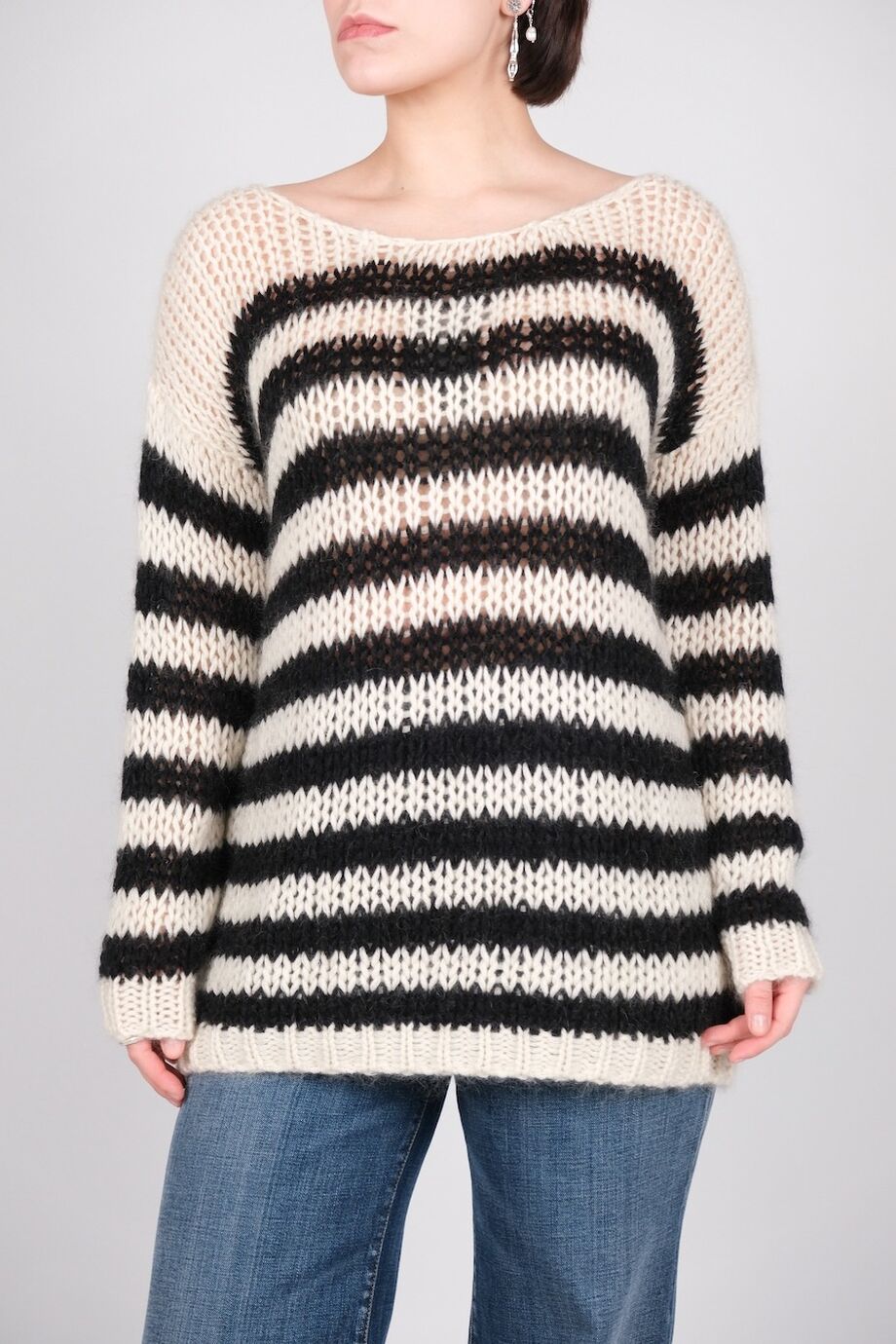 image 1 Свитер крупной вязки в черно-белую полоску