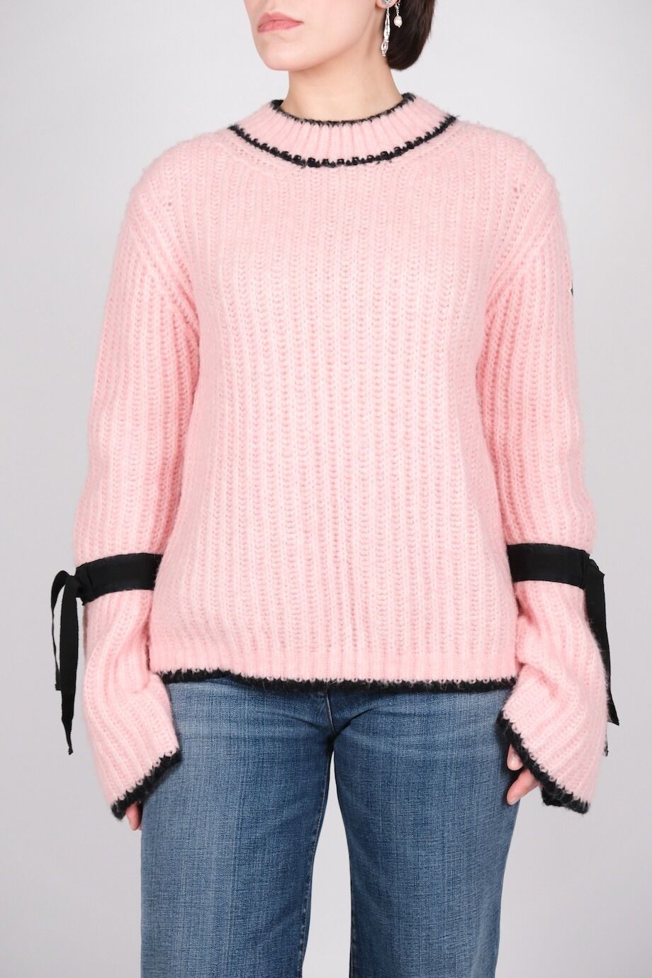 image 1 Свитер розового цвета с черным кантом