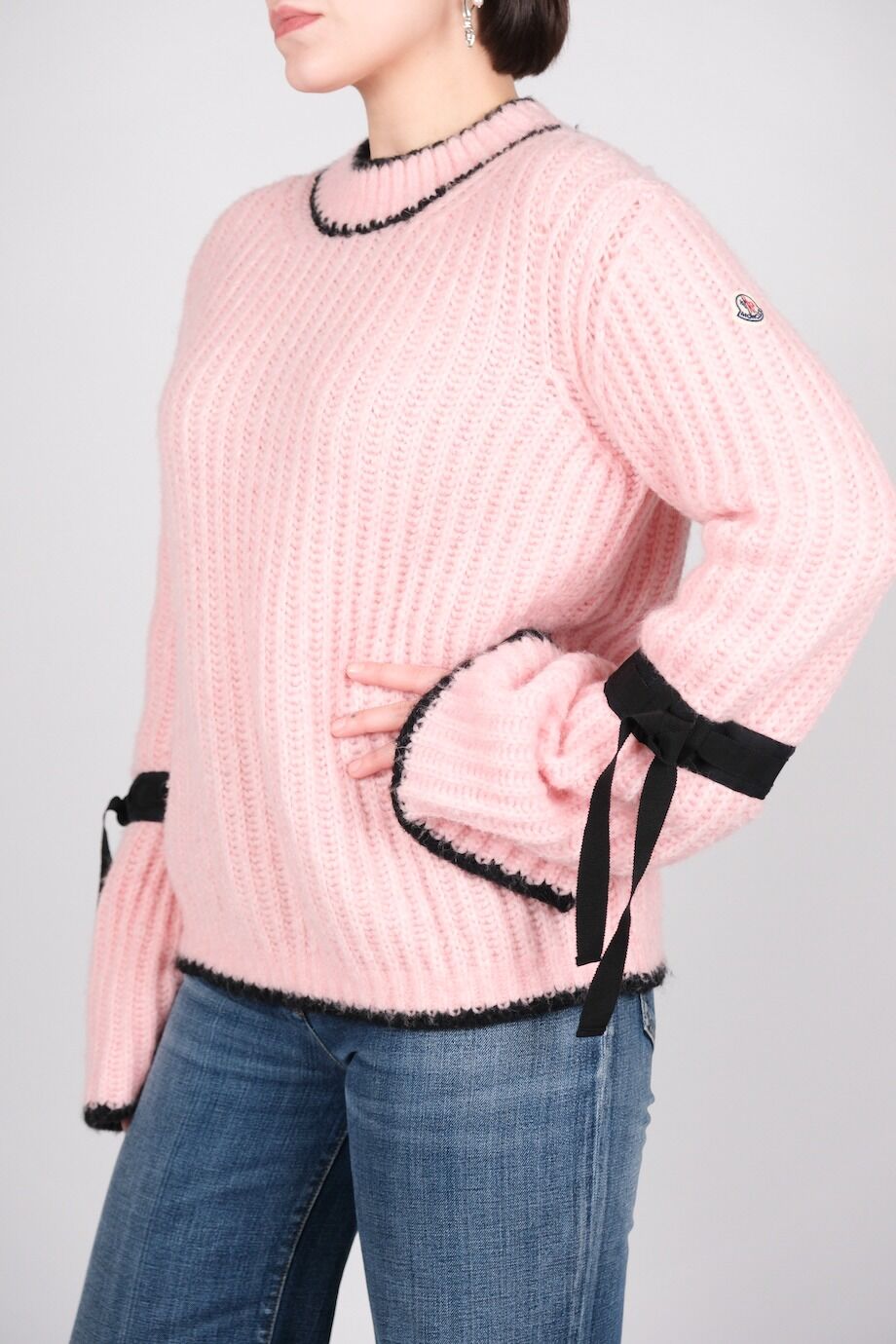 image 2 Свитер розового цвета с черным кантом
