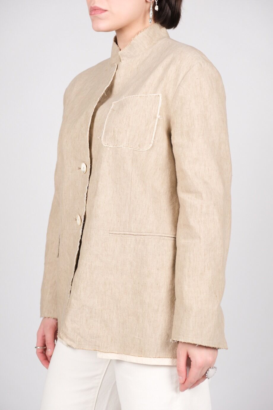 image 2 Жакет серо-бежевого цвета с необработанными краями