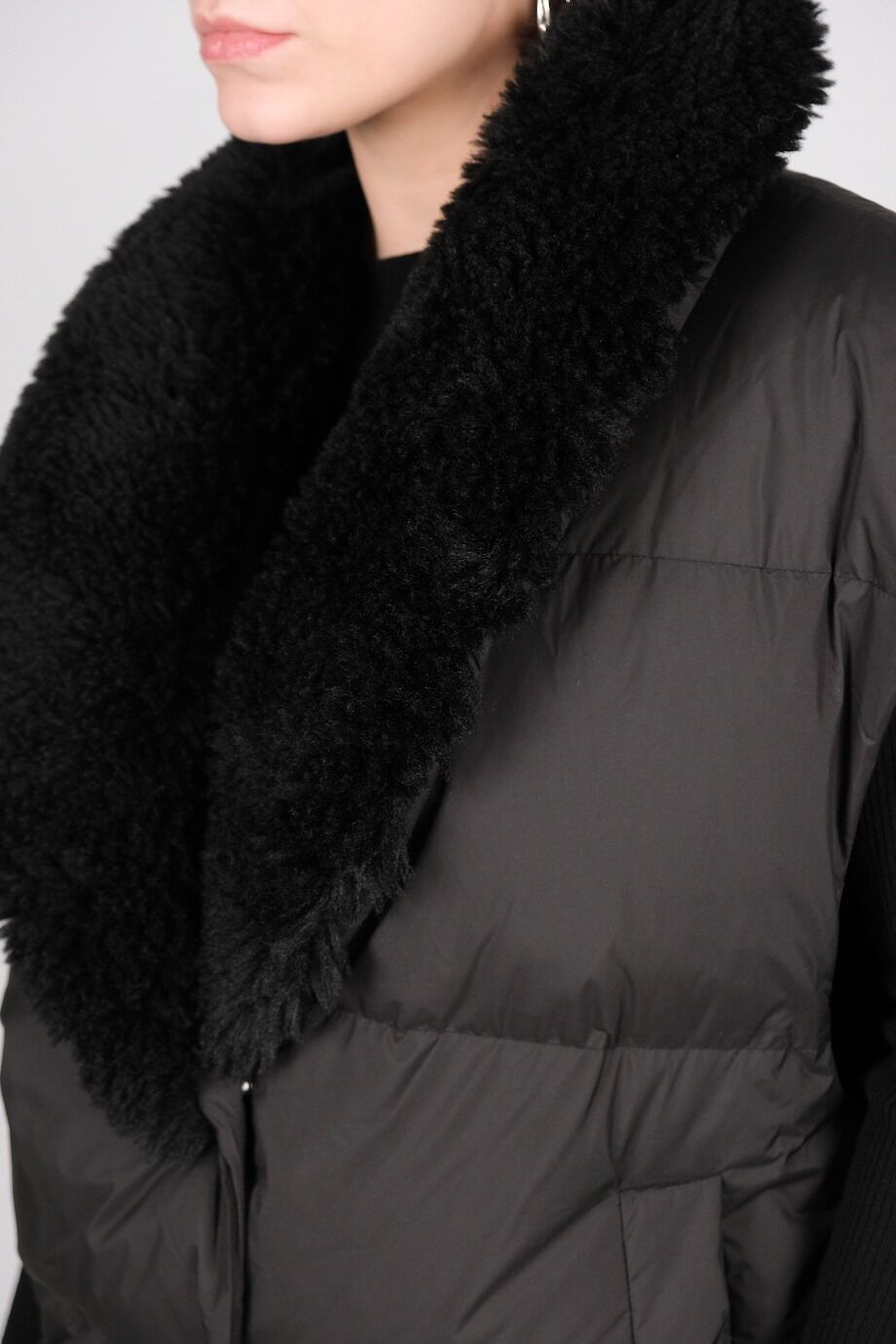 image 4 Жилет черного цвета с воротником из искусственного меха