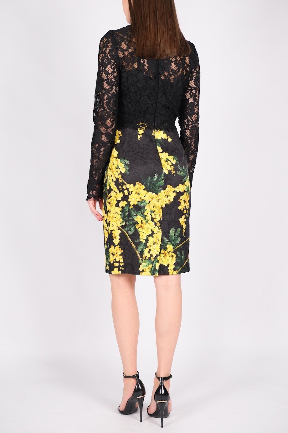 image 3 Платье из кружева черного цвета с мимозами на юбке