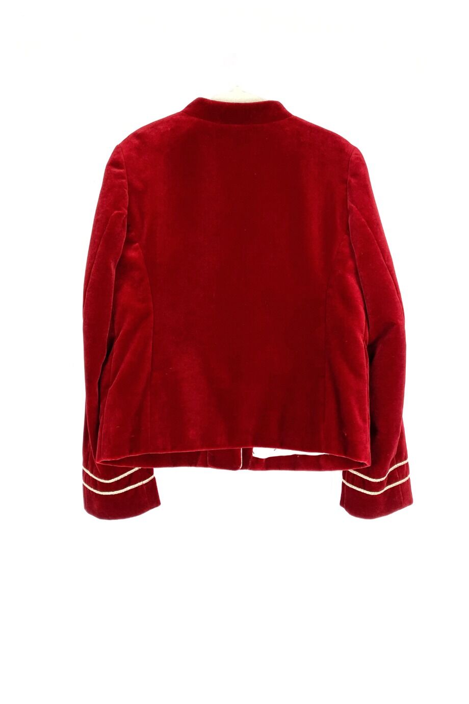 image 2 Детский велюровый жакет красного цвета с золотистой окантовкой