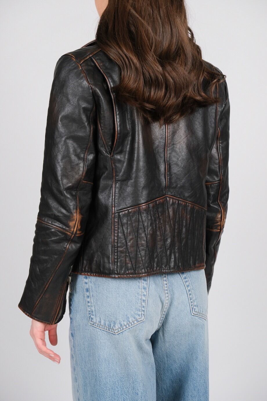 image 3 Кожаная куртка коричневого цвета