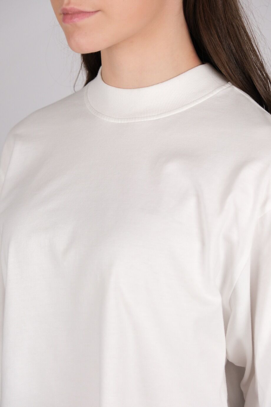 image 4 Лонгслив белого цвета с лого на спине