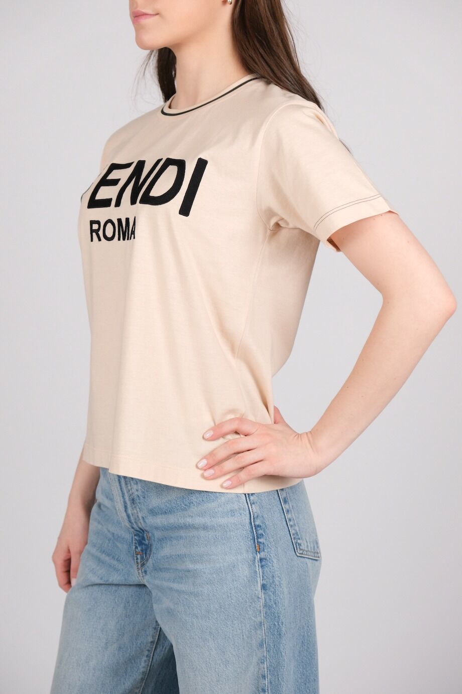 image 2 Футболка светло-персикового цвета с лого на груди